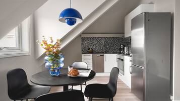 Apartment, 2 Bedrooms | Private kitchen | Full-size fridge, microwave, oven, stovetop