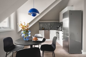 Apartment, 2 Bedrooms | Private kitchen | Full-size fridge, microwave, oven, stovetop
