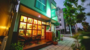Front of property - Relax Beach Inn (Hulhumalé)