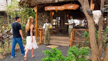 Pintu masuk hartanah