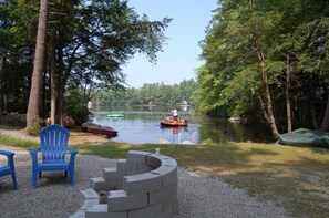 BBQ/picnic area - Sandy Beach RV Resort (Contoocook)