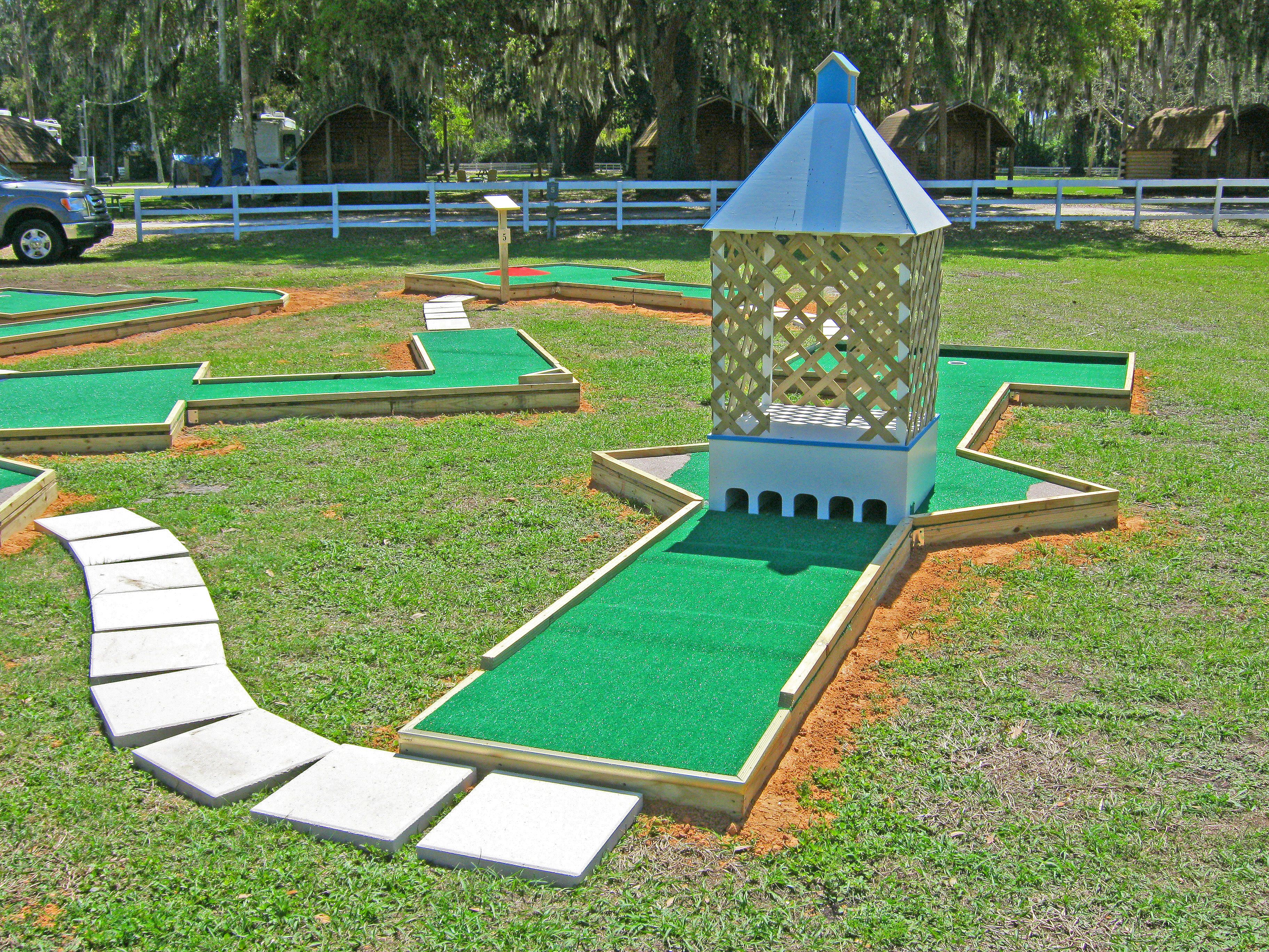 Mini-golf