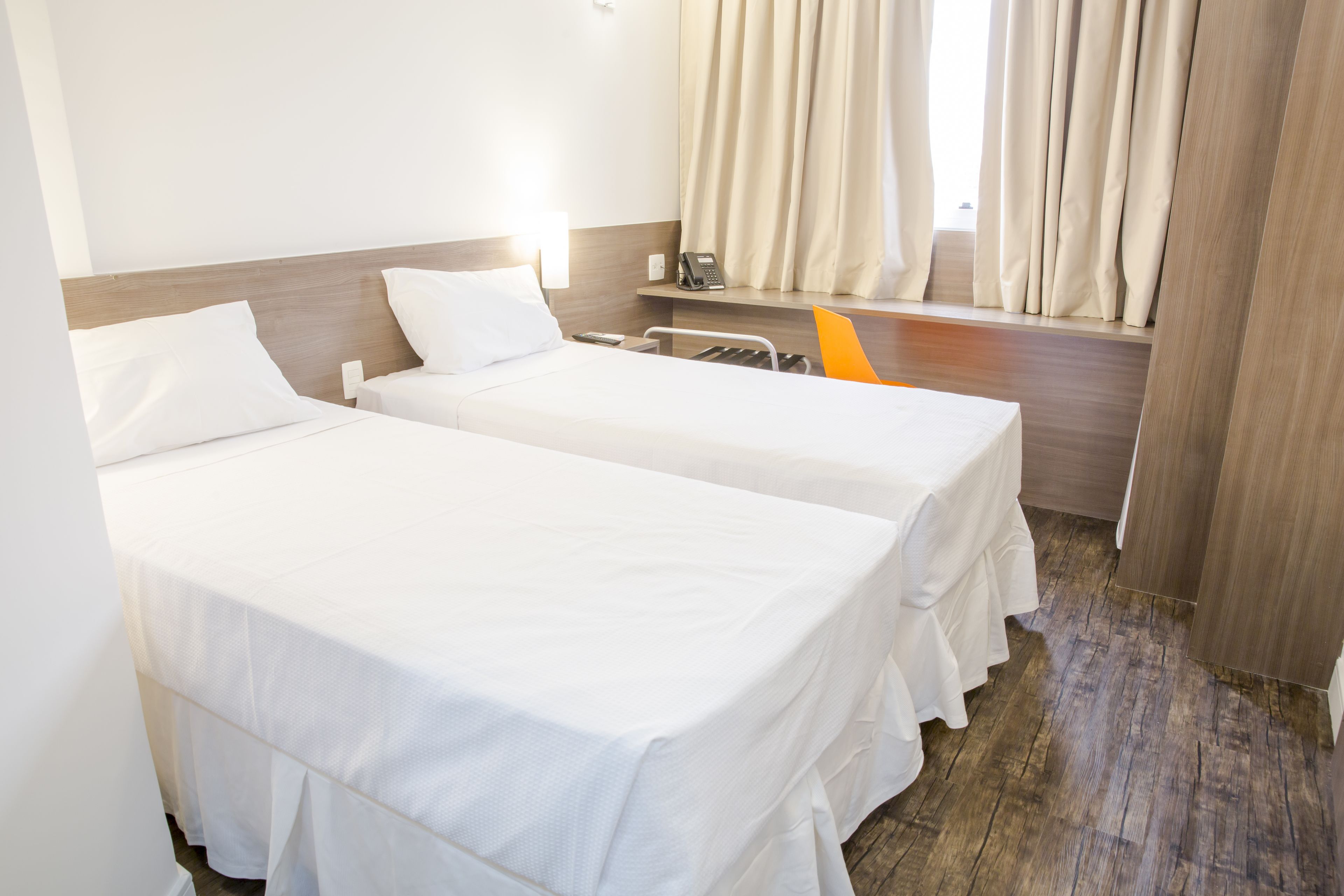 standard single room | bathroom | shower, hair dryer, towels