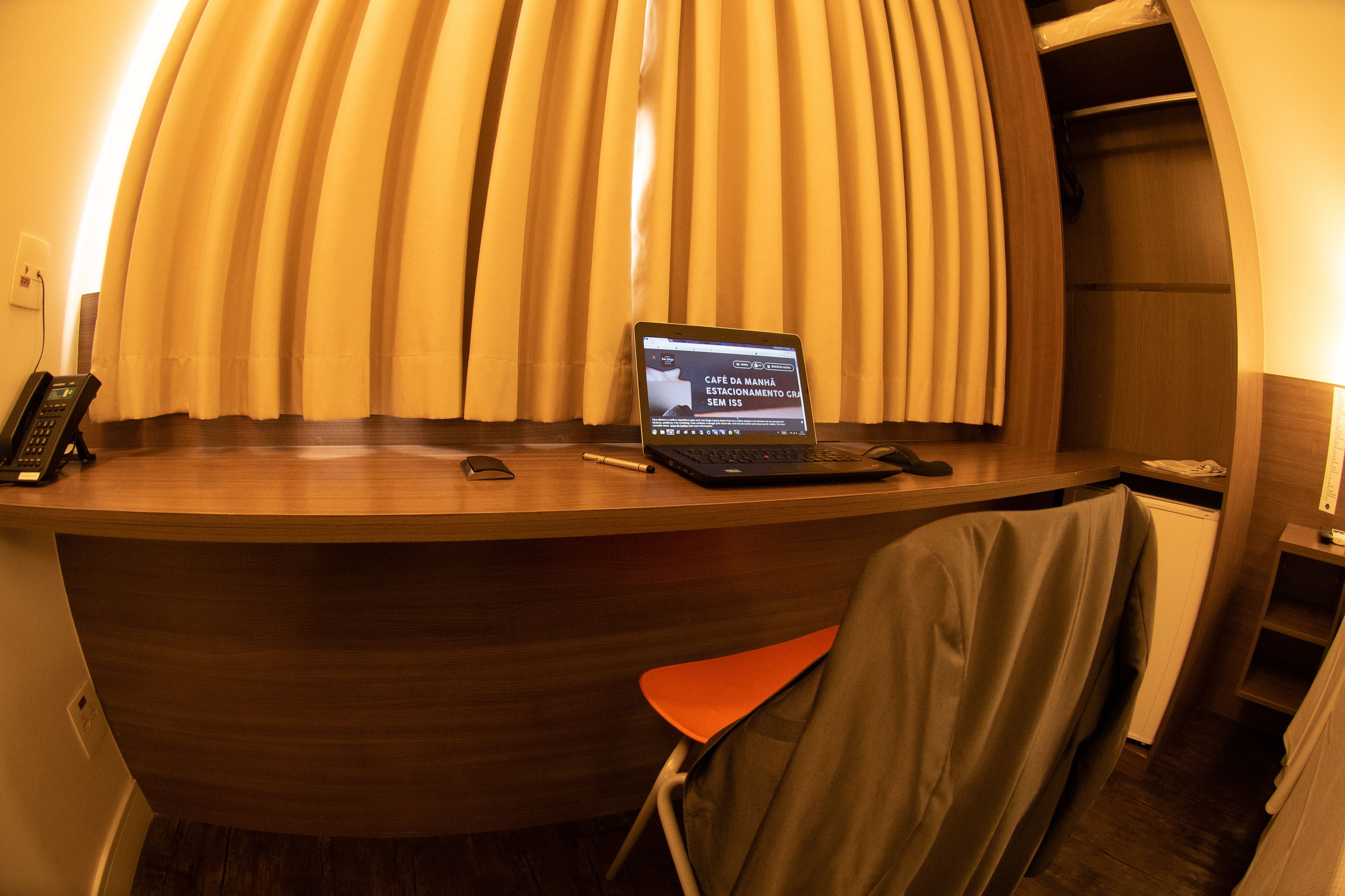 standard double room | minibar, in-room safe, desk, laptop workspace