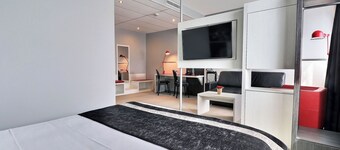 Hôtel des Lumières Lyon Meyzieu Arena Stadium