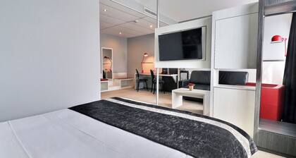 HĂŽtel des LumiĂšres Lyon Meyzieu Arena Stadium