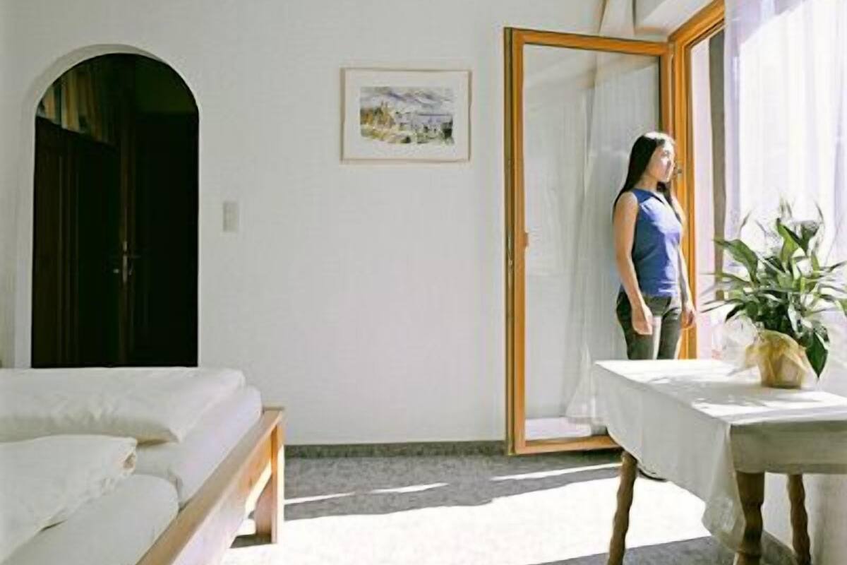 Dobbeltrom, balkong | Safe på rommet, skrivebord og ekstrasenger (mot et tillegg)