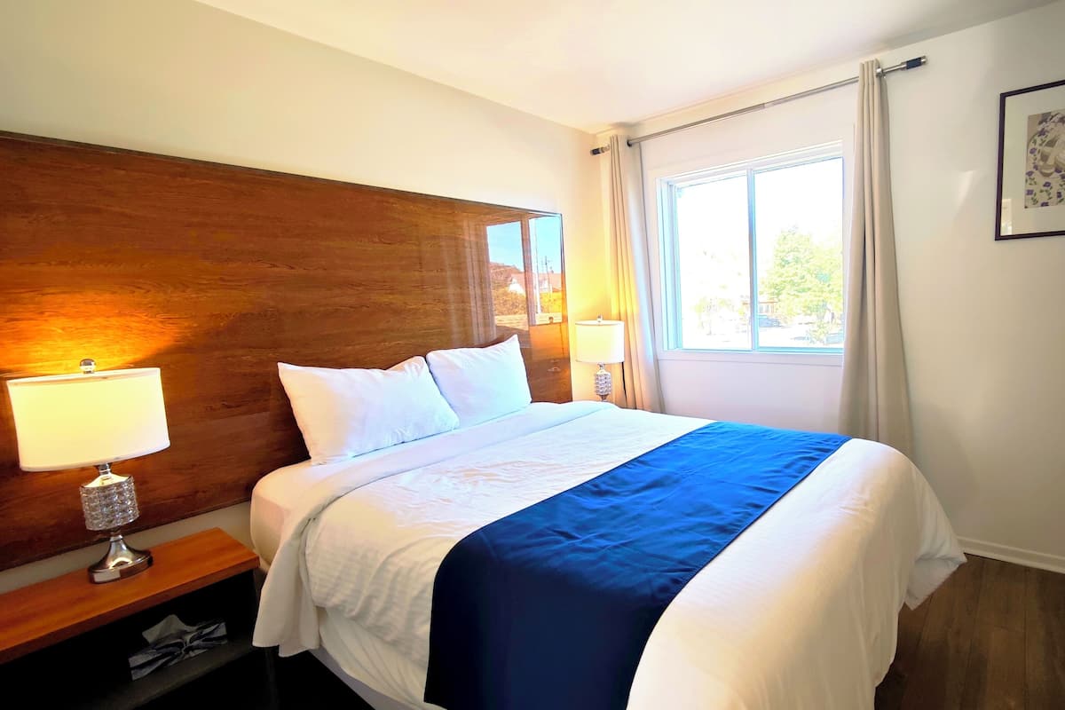 1 habitación, ropa de cama hipoalergénica y colchones con pillow-top