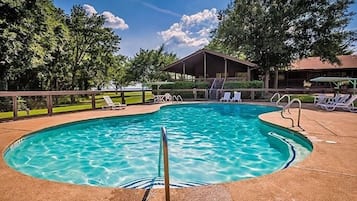 2 piscinas al aire libre