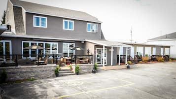 Fachada da propriedade