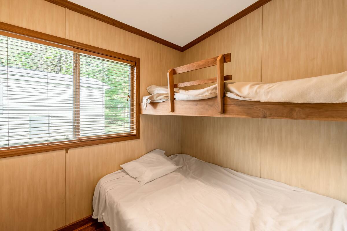 Cabin, Non Smoking, Kitchen (Linens Not Provided, No Pets )