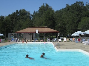 Outdoor pool - Rondout Valley Resort (Accord)
