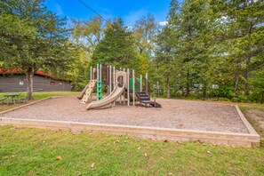 Children's play area - outdoor - Rondout Valley Resort (Accord)