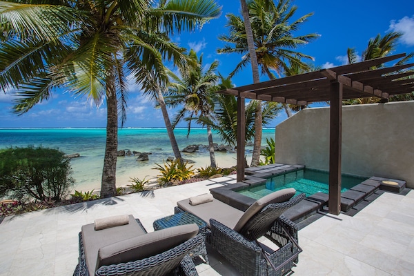 Beachfront Villa Suite | Terrace/patio