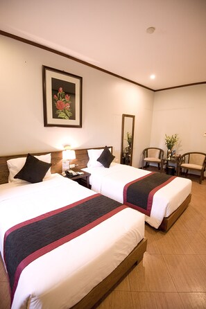 Deluxe Double or Twin Room | Minibar, in-room safe, desk, free WiFi - City Bay Hotel (Ha Long)