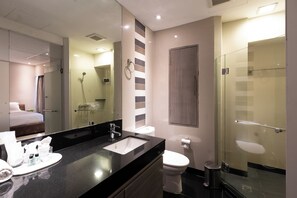 Deluxe Double Room | Bathroom