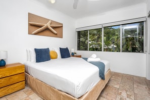 Individually decorated, individually furnished, iron/ironing board - Driftwood Mantaray (Port Douglas)