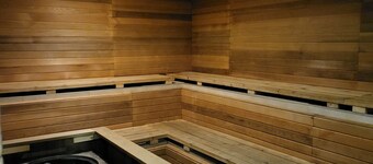 Days Inn & Suites by Wyndham Fort Saskatchewan