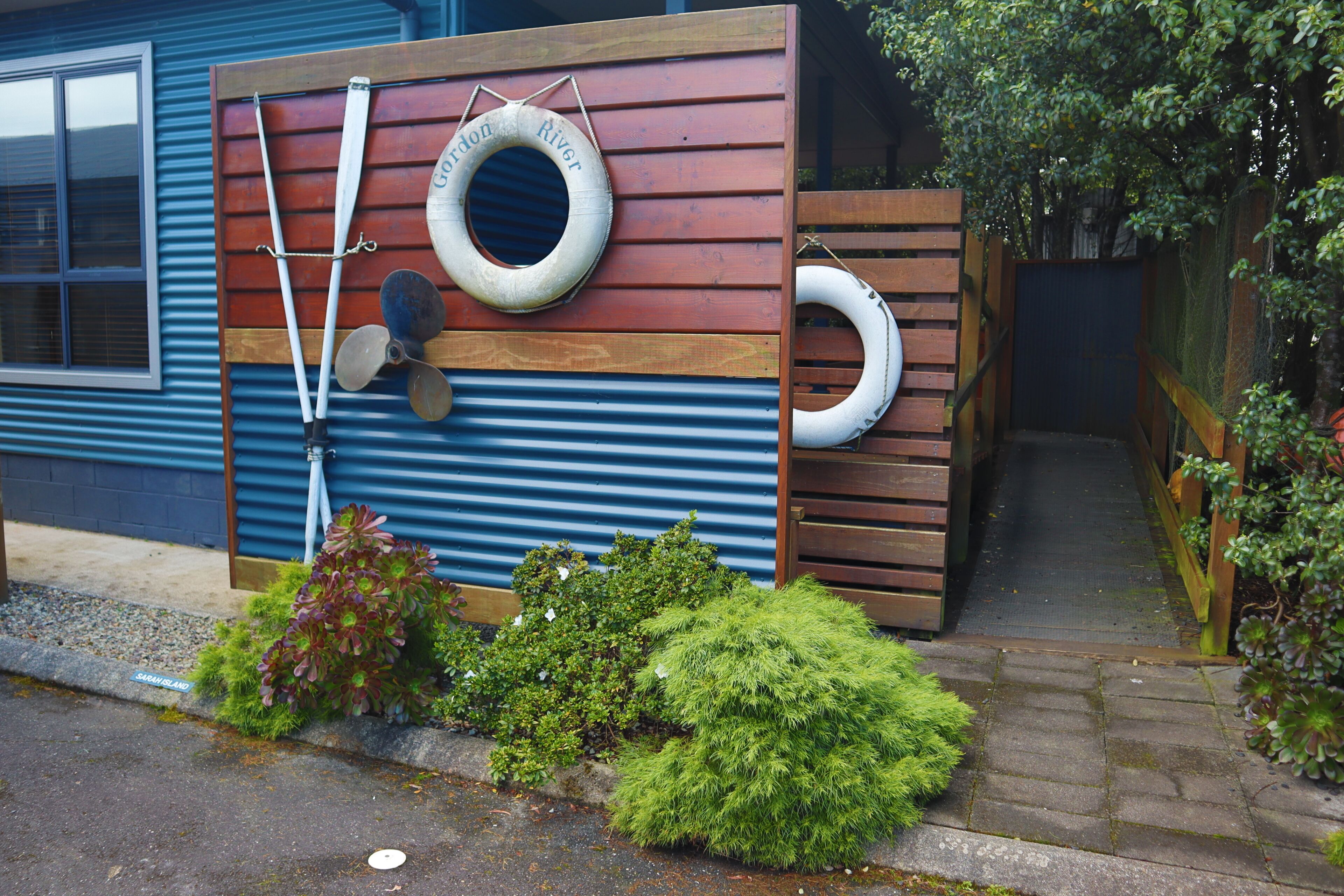 Strahan Bungalows — image 21