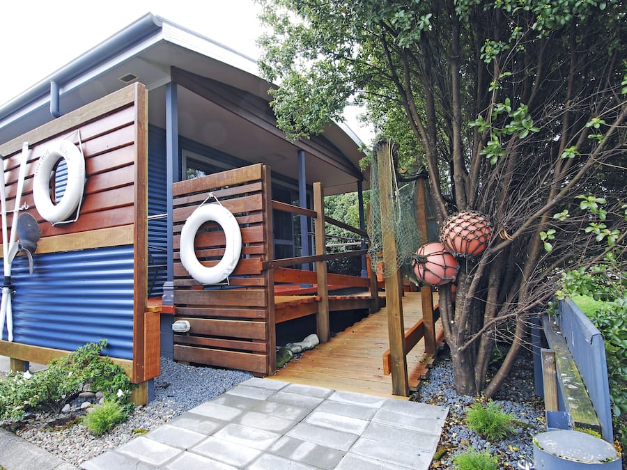 Apartment, 2 Bedrooms (Sleeps 5) | 2 bedrooms, soundproofing, iron/ironing board, cribs/infant beds