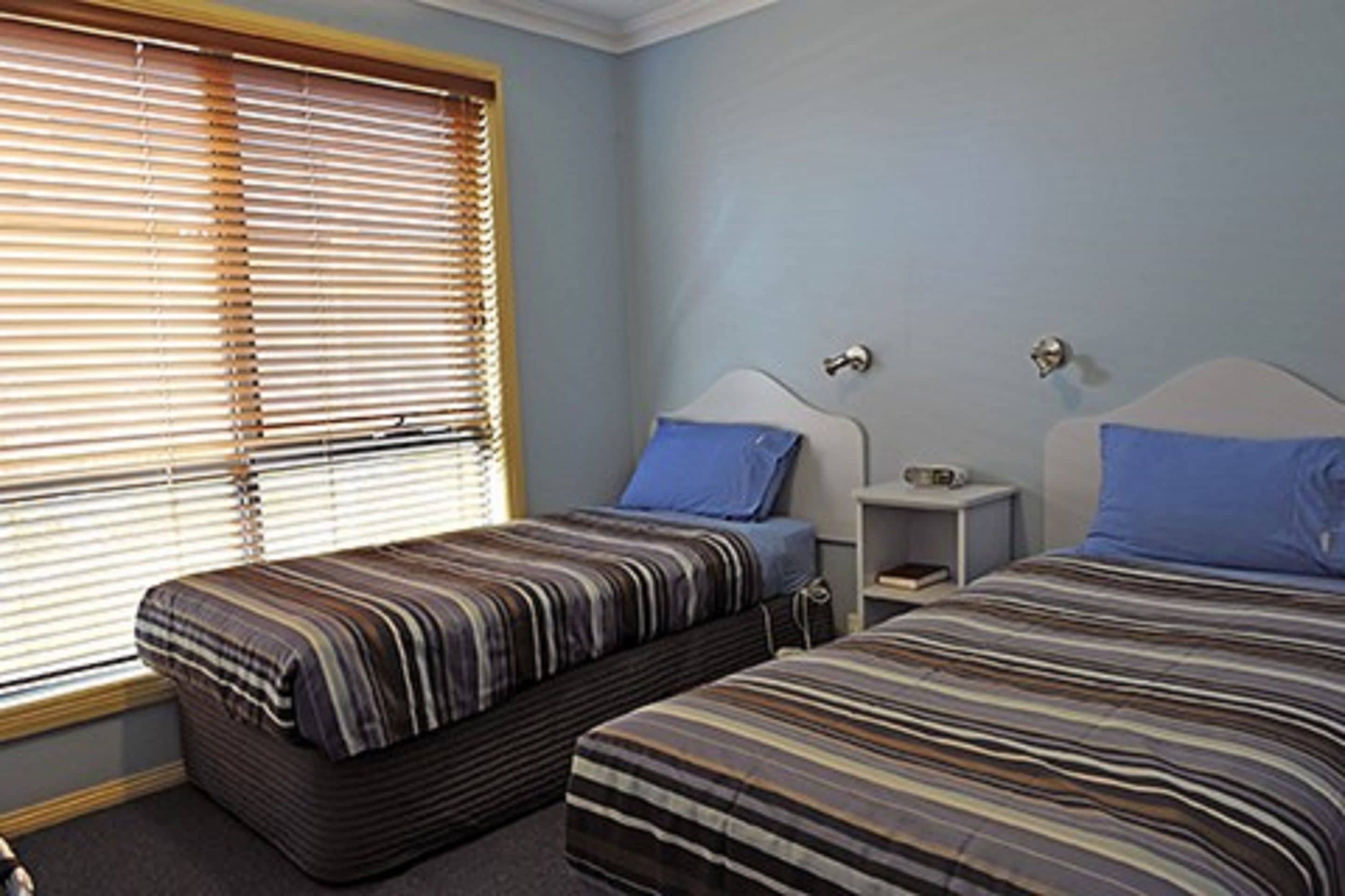 Strahan Bungalows — image 15