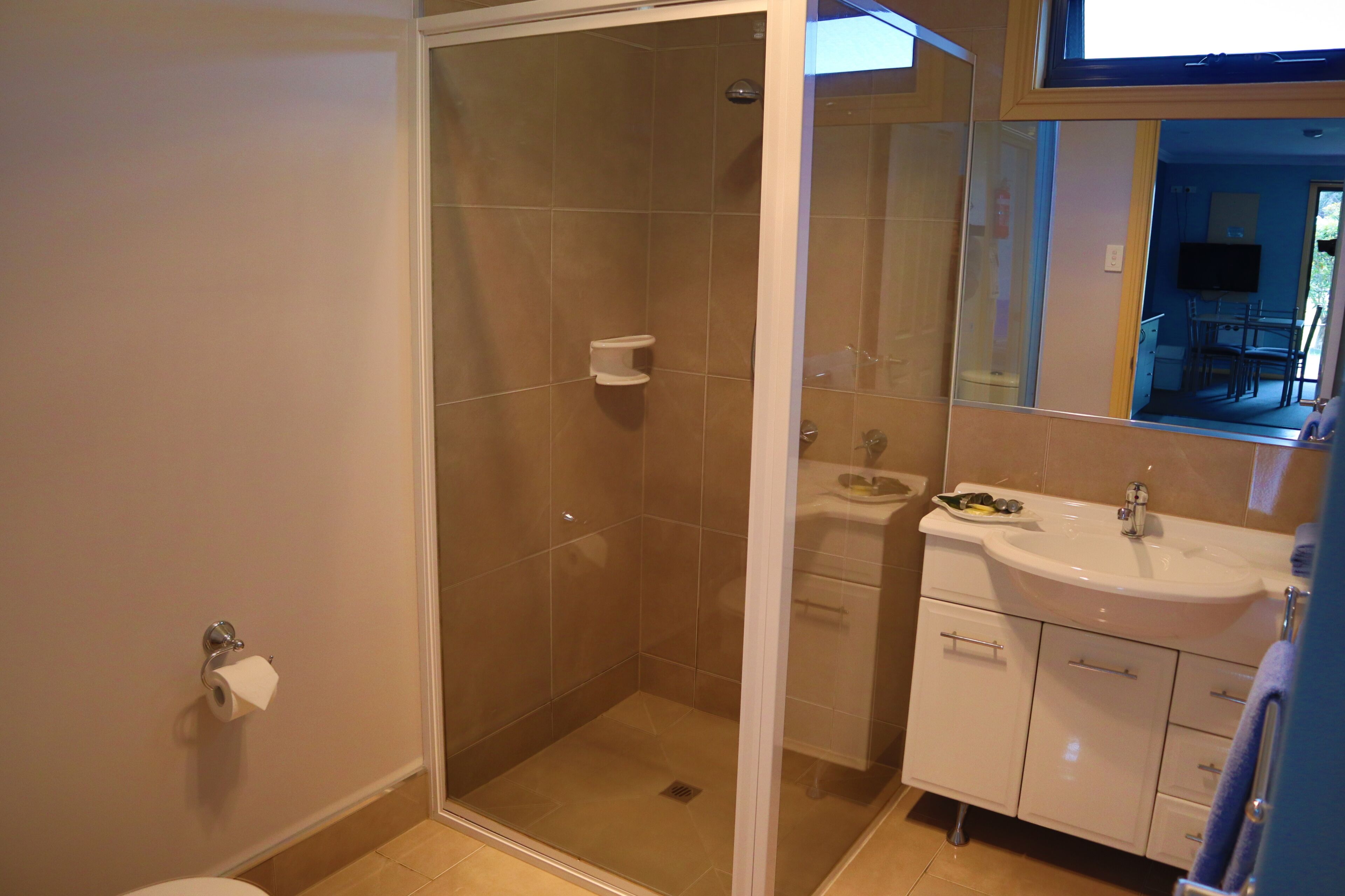 Strahan Bungalows — image 9