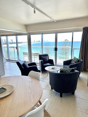 Standard Apartment, 2 Bedrooms, Ocean View | Living area