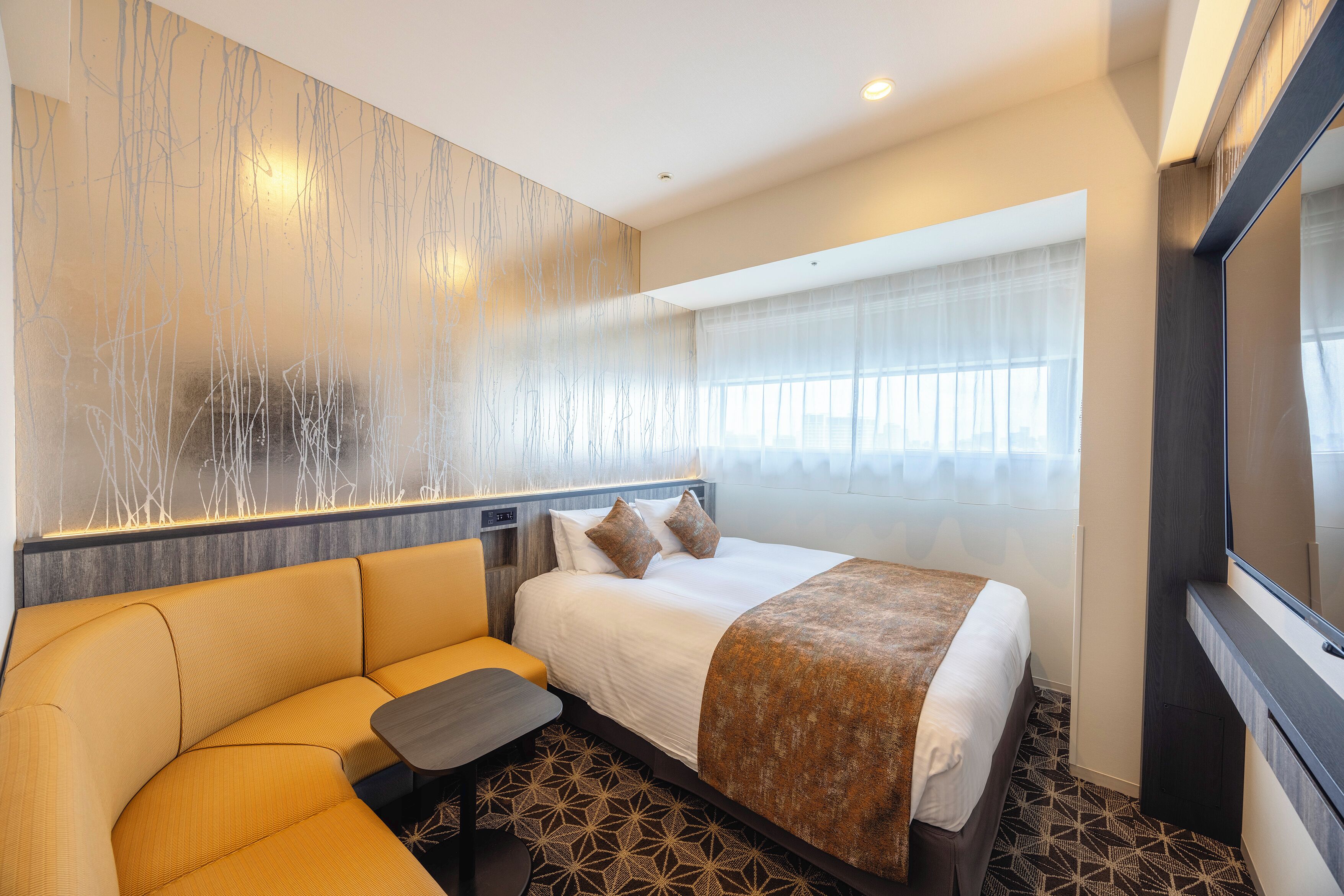 Premium bedding, in-room safe, blackout curtains, iron/ironing board