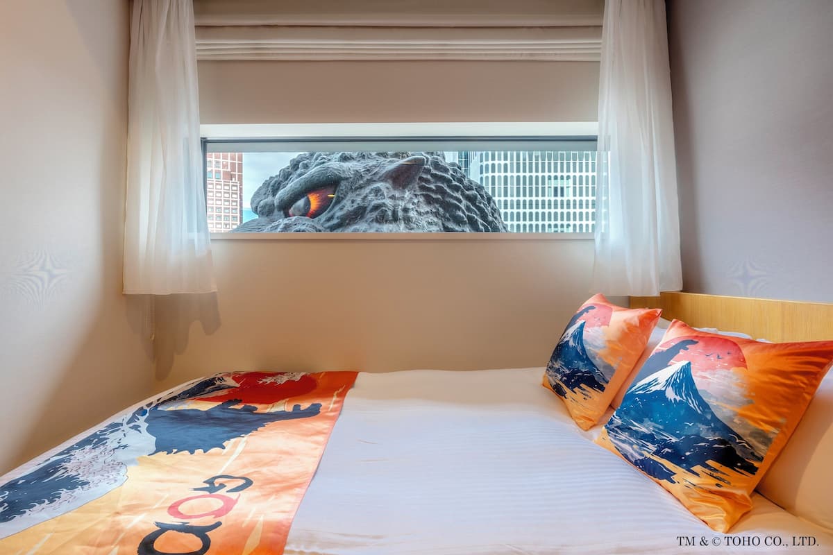 Premium bedding, in-room safe, blackout drapes, iron/ironing board
