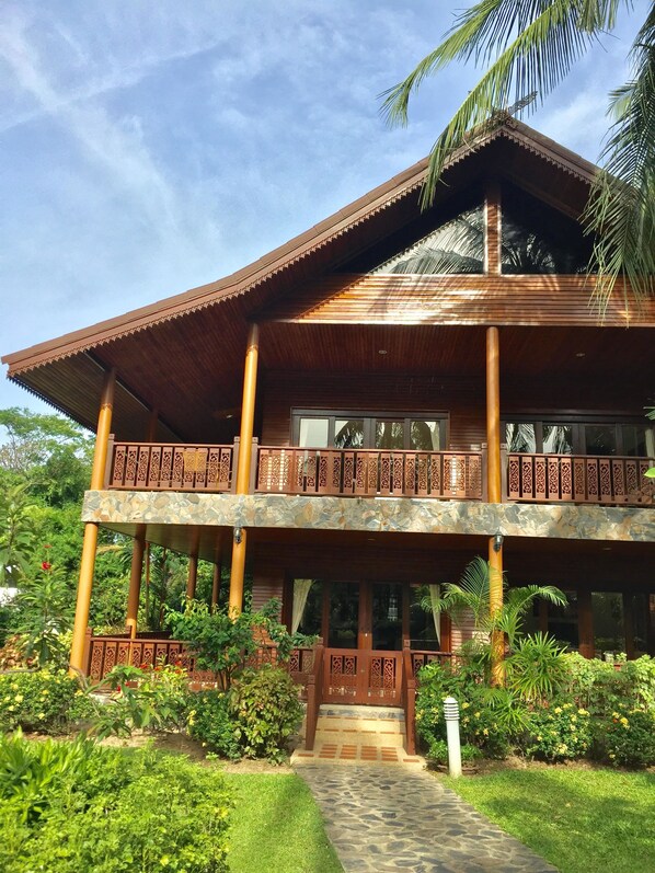 Villa, 3 Bedrooms | Front of property