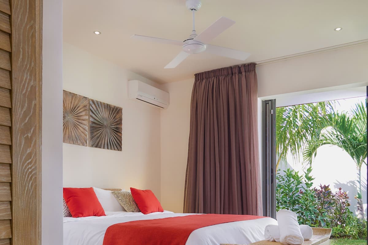 In-room safe, desk, iron/ironing board, free WiFi