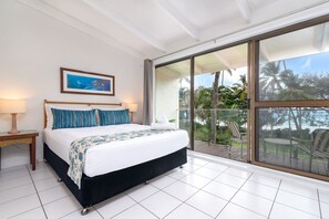 2 bedrooms, individually decorated, individually furnished - Seascape Holidays – Beachfront Terraces (Port Douglas)