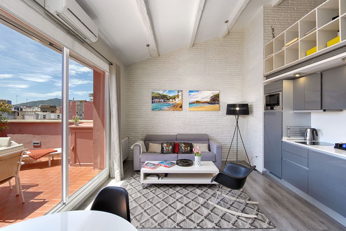 Three-Bedroom Apartment with Terrace | Vardagsrum | Plasma-tv