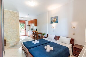 Studio | In-room safe, desk, blackout curtains, soundproofing - Erifili (Kassandra)