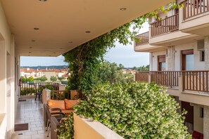 Exterior - Erifili (Kassandra)