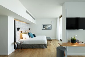 Kamar Double atau Twin Deluks, balkon | Seprai katun Mesir, seprai premium, minibar, dan brankas