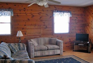 Deluxe Cottage, 2 Bedrooms, Non Smoking, Kitchen (Water view, No Pets, Linens Incl)  | Living area | LCD TV