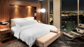 Suíte presidencial, 1 quarto | Roupas de cama antialérgicas, edredons de pluma, frigobar