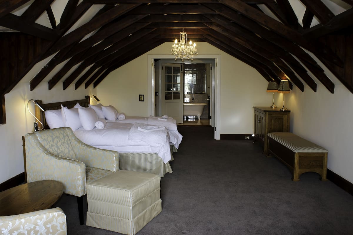 Suite (Carriage House Twin)
