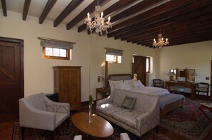 Suite (Garden) | Egyptian cotton sheets, premium bedding, down duvets, Tempur-Pedic beds - Welgelegen Manor (Dipaleseng)