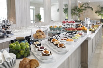 Breakfast area at Grand Beach Hotel Surfside West