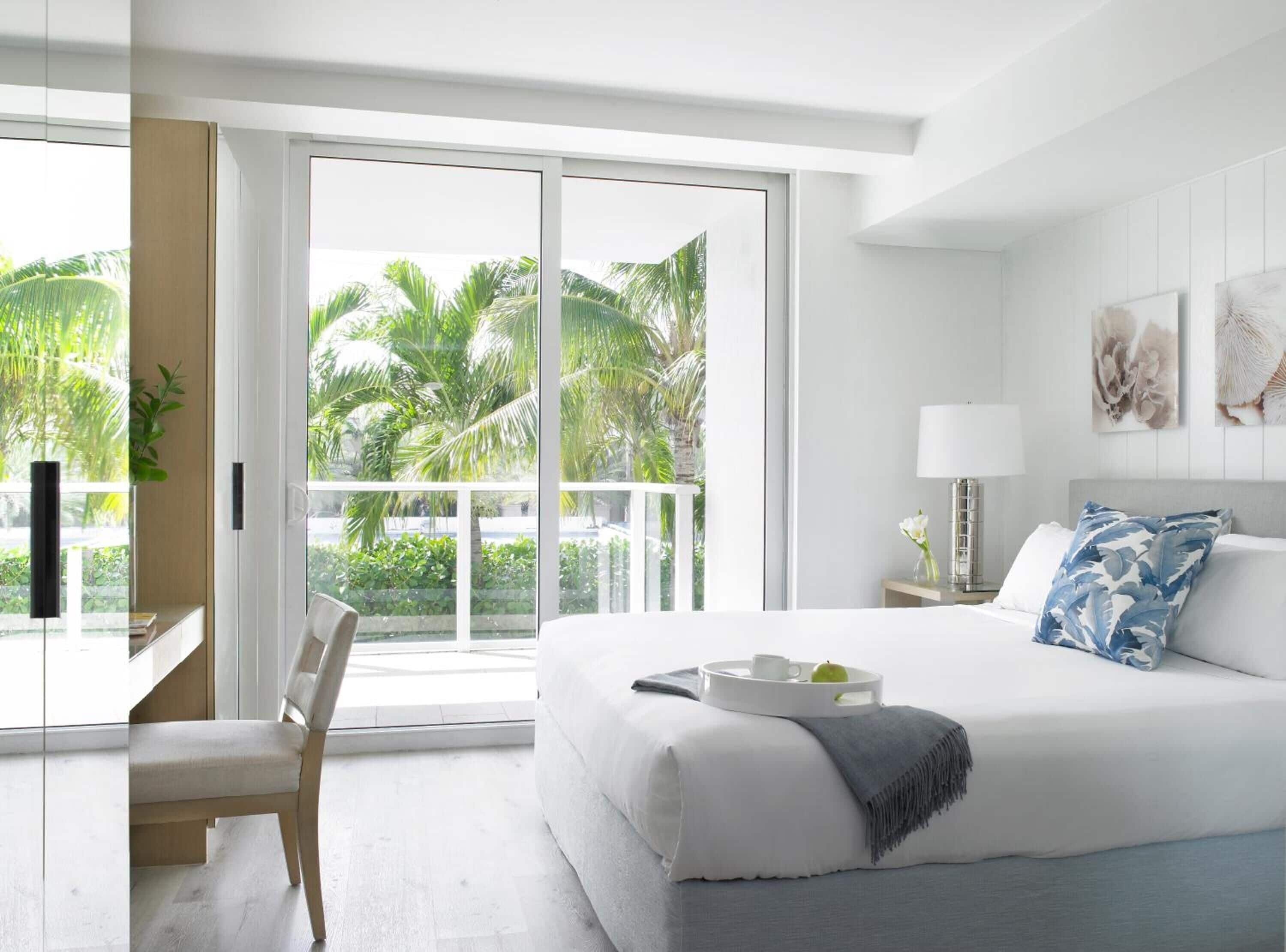 egyptian cotton sheets, premium bedding, in-room safe, laptop workspace