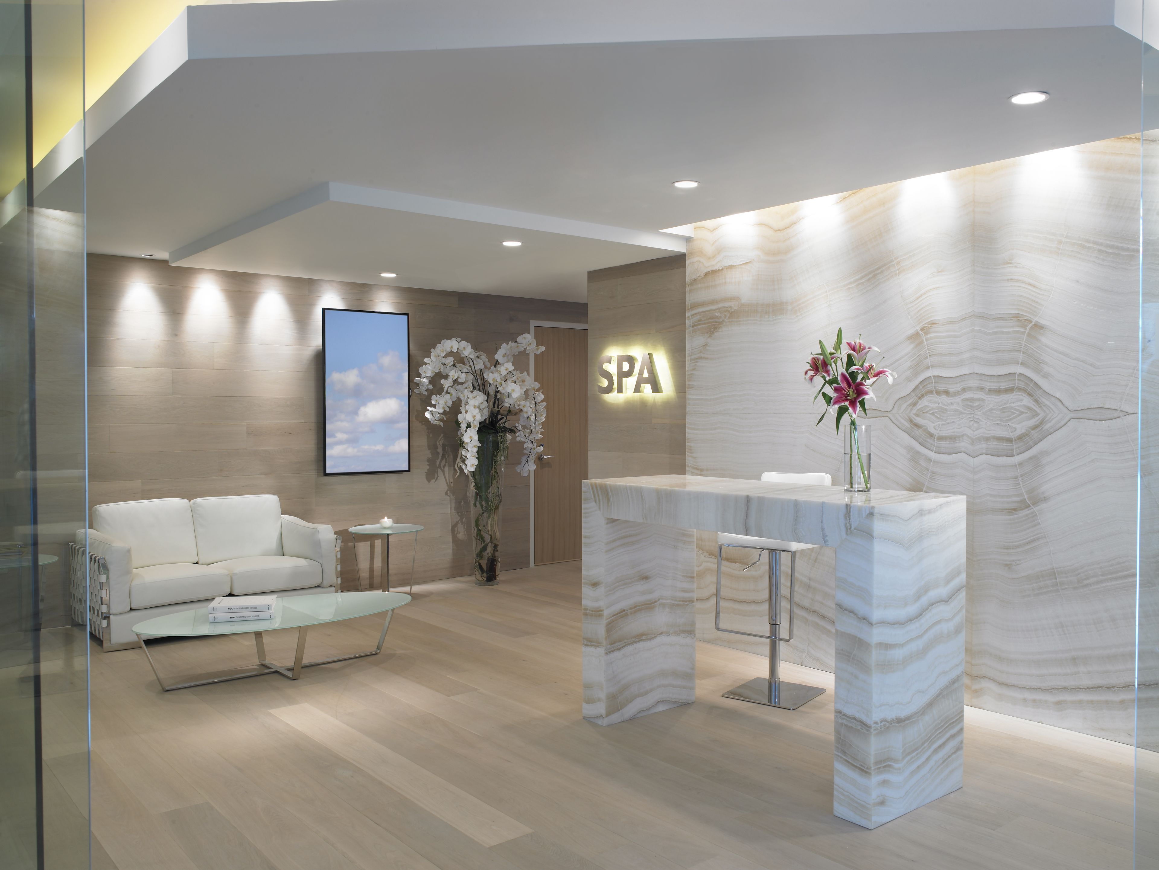 aromatherapy, facials, reflexology, 4 treatment rooms