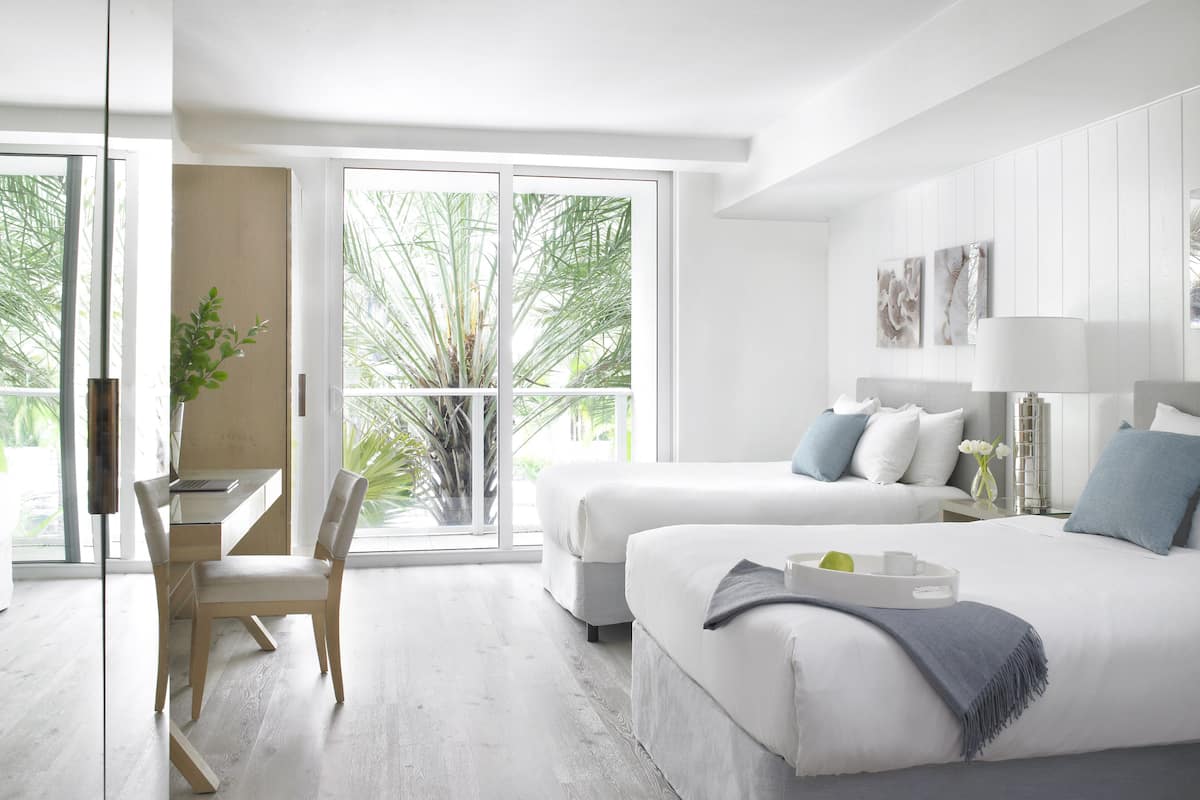 egyptian cotton sheets, premium bedding, in-room safe, laptop workspace