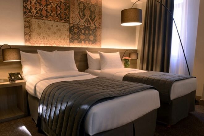 Minibar, caixa forta a l'habitació i cortines opaques 