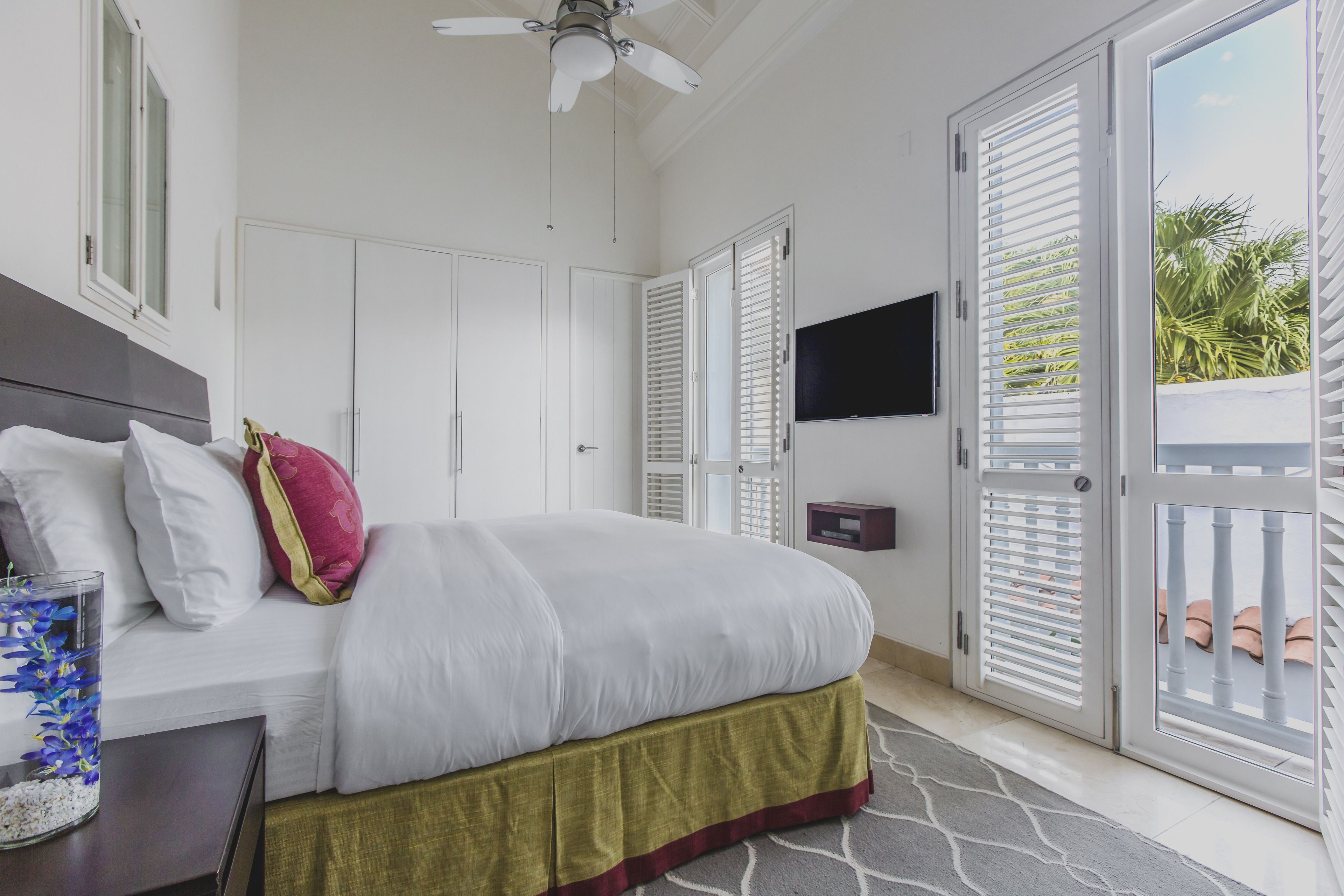 majestic | premium bedding, in-room safe, blackout curtains, soundproofing