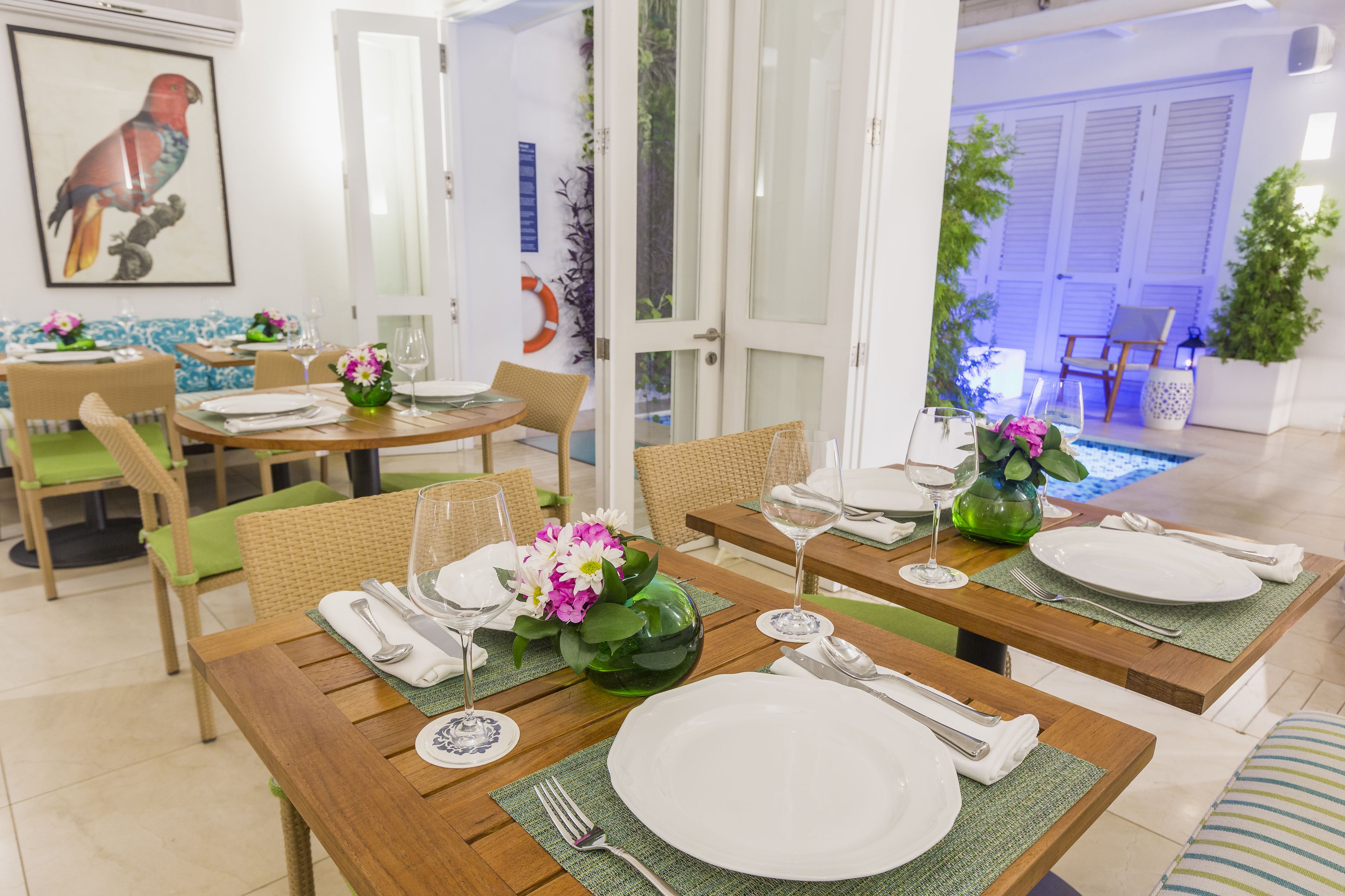 free daily full breakfast