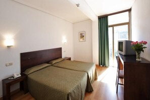 Desk, iron/ironing board, free cots/infant beds, free WiFi - Hotel Valle Aridane (Los Llanos de Aridane)