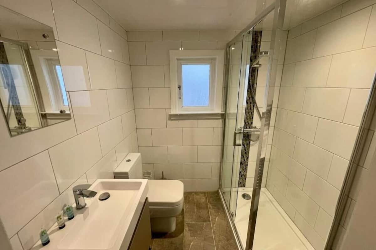 studio, ensuite | bathroom