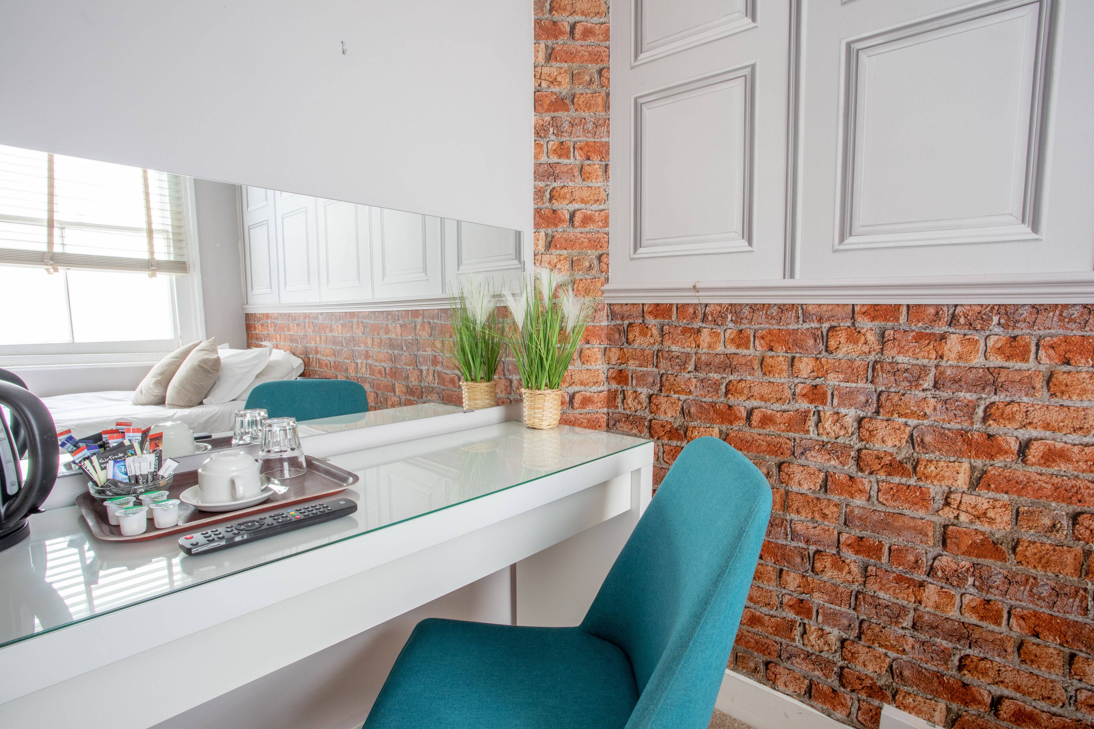 standard single room, ensuite (001)